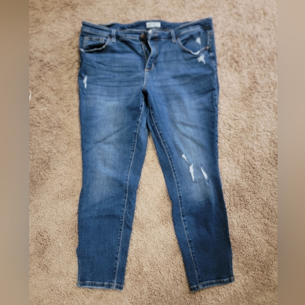 Size 18 W Distressed Dark Washed Jeans